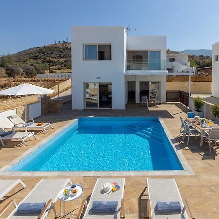 Diana Seaside Villas Pomos Eksteriør billede