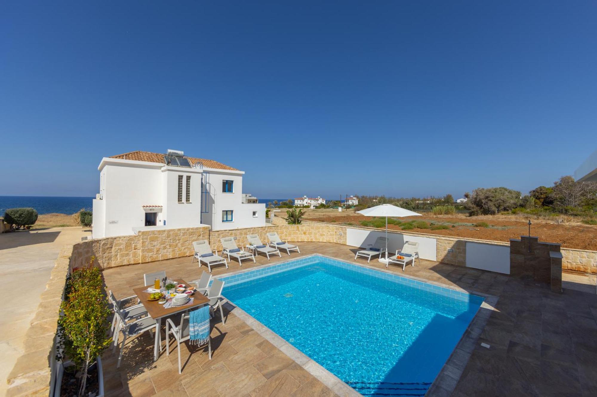 Diana Seaside Villas Pomos Værelse billede