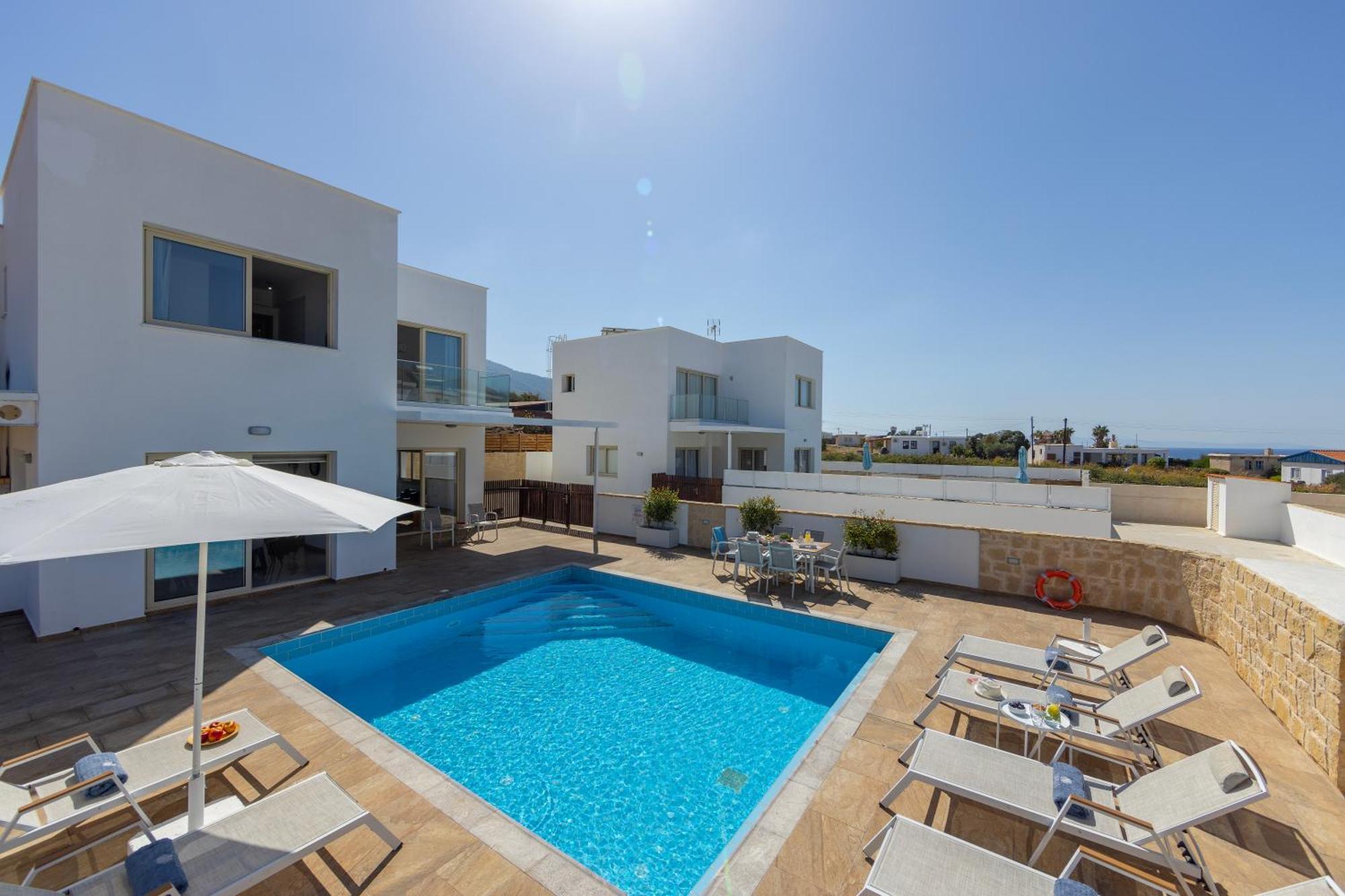 Diana Seaside Villas Pomos Eksteriør billede