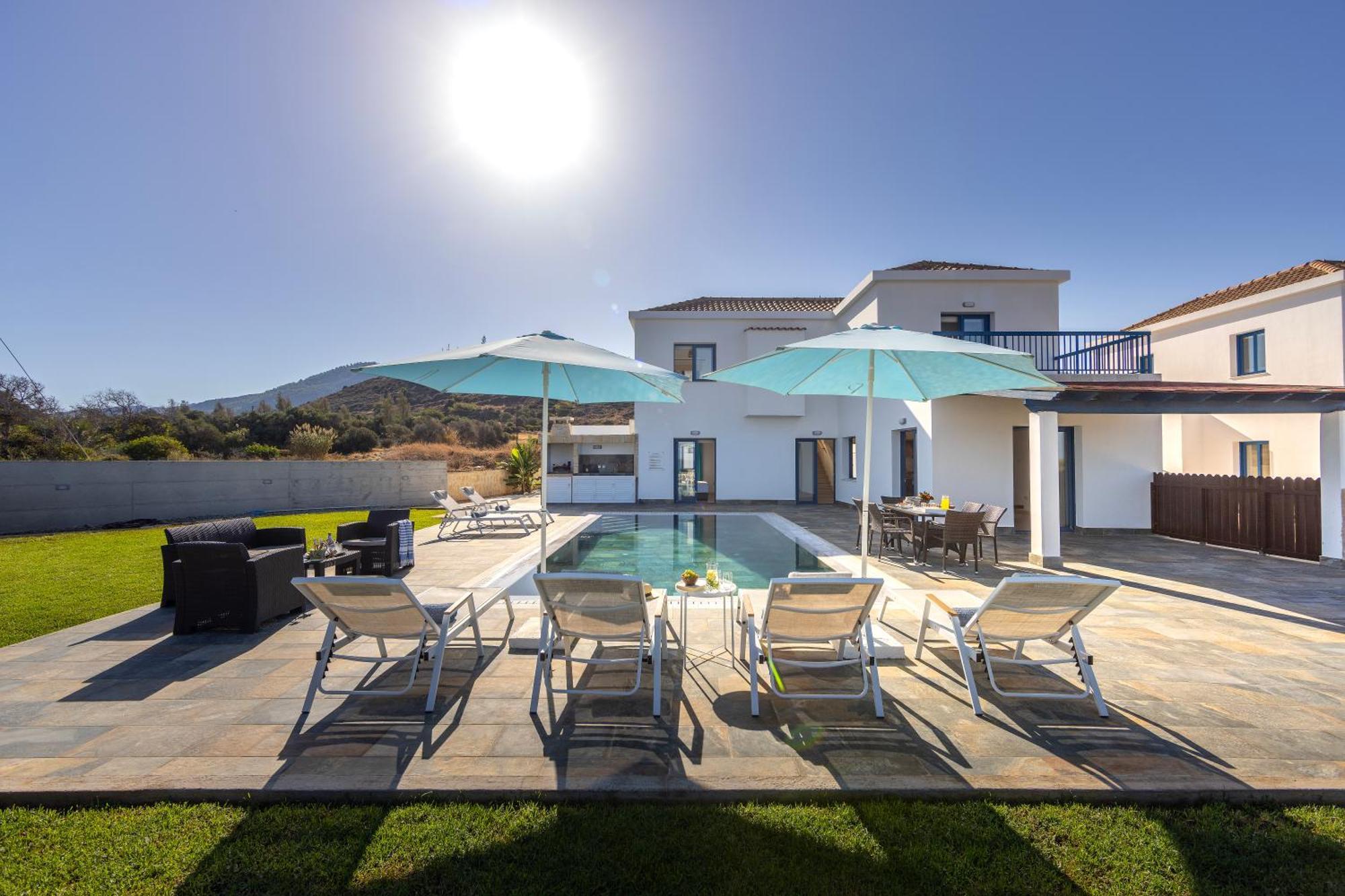 Diana Seaside Villas Pomos Eksteriør billede