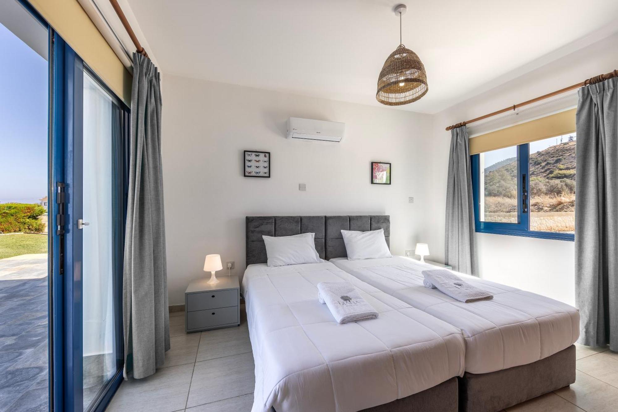 Diana Seaside Villas Pomos Eksteriør billede